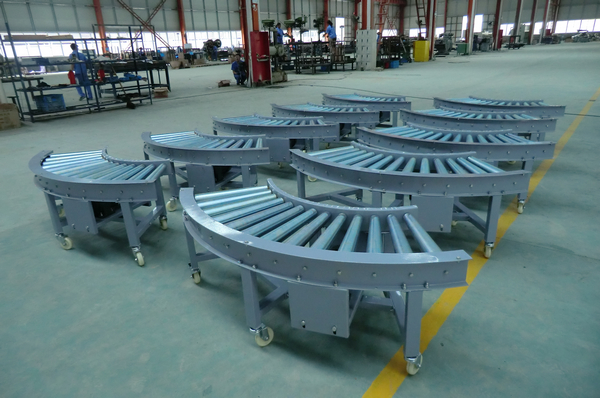 90度轉（zhuǎn）彎輥道輸送機-1